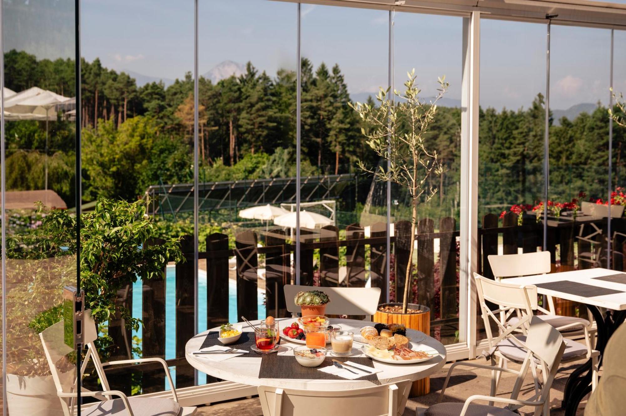 Hotel Scoiattolo Baselga di Pine Luaran gambar