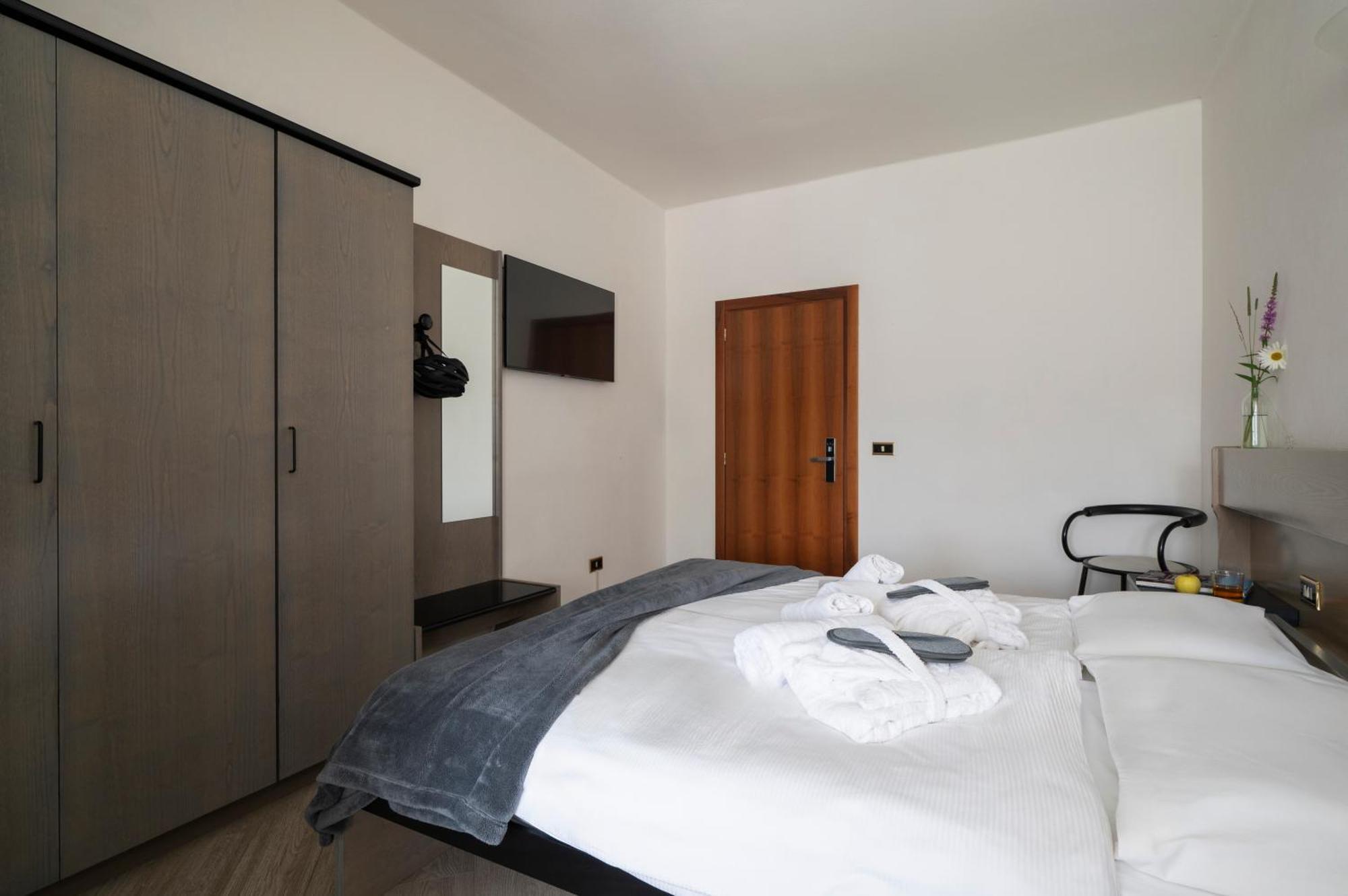 Hotel Scoiattolo Baselga di Pine Luaran gambar