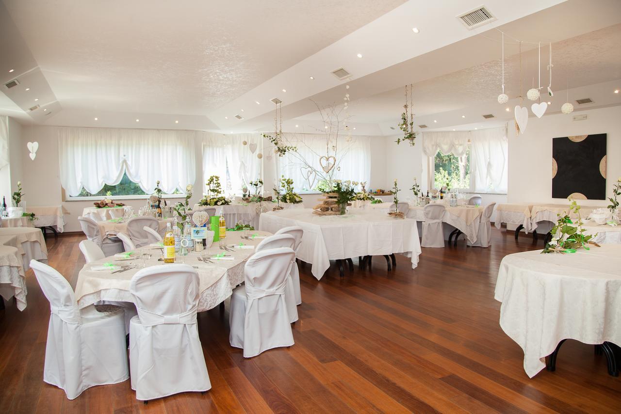 Hotel Scoiattolo Baselga di Pine Luaran gambar